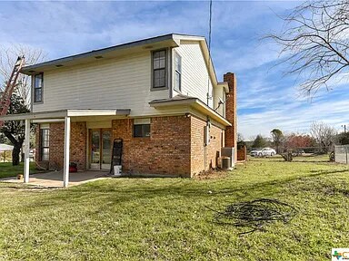 Building Photo - 3300 Lois Ln