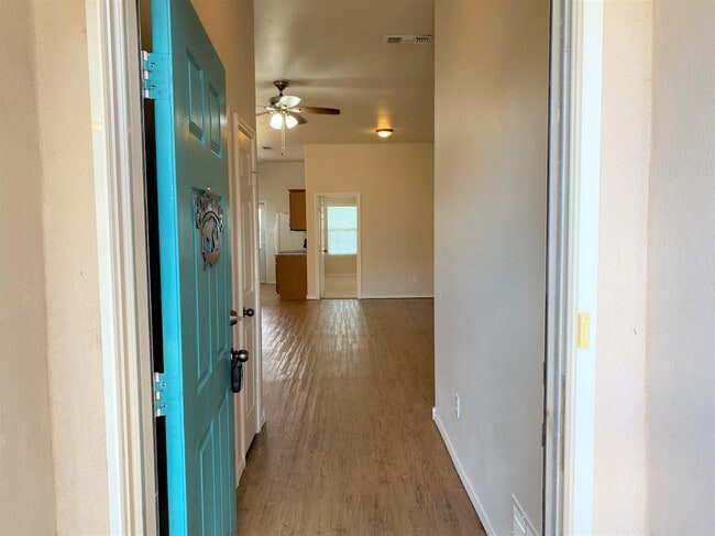 Building Photo - 2011 100th St