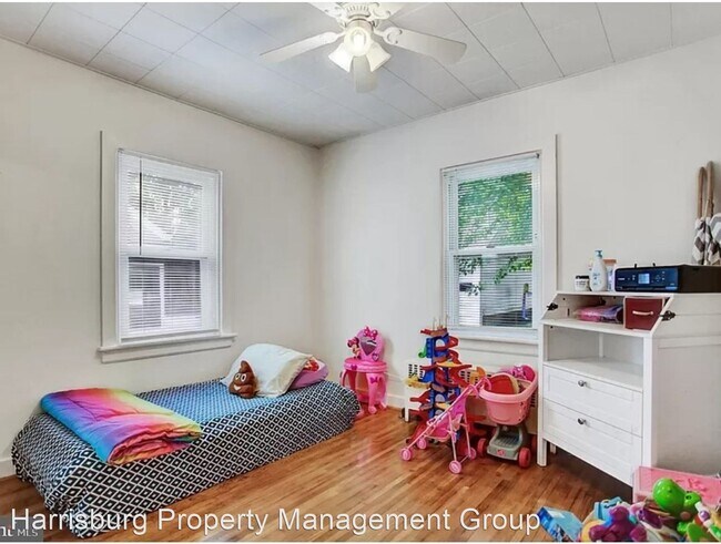 Building Photo - 2 br, 2.5 bath House - 1357 E Chocolate Ave