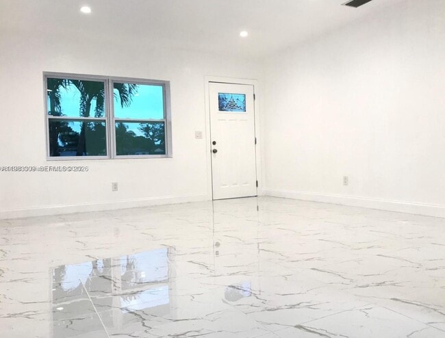 Foto del edificio - 6710 SW 18th Ct