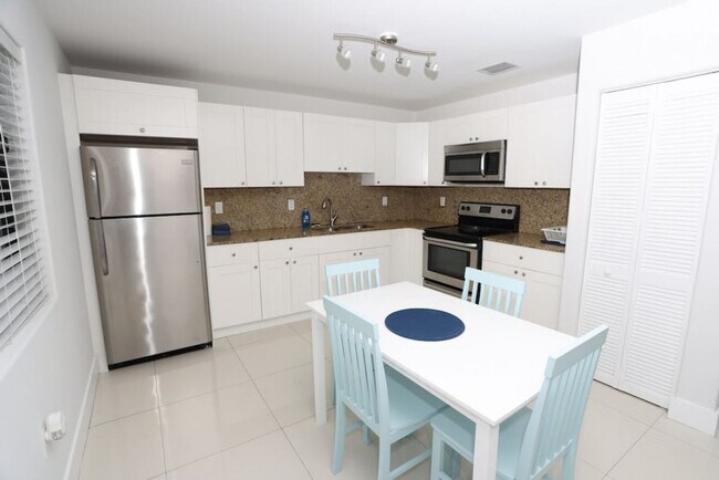 Foto del edificio - 1375 SW 6th St