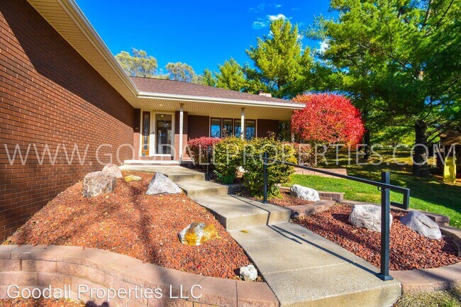 Building Photo - 3 br, 3 bath House - 3115 Pine Circle