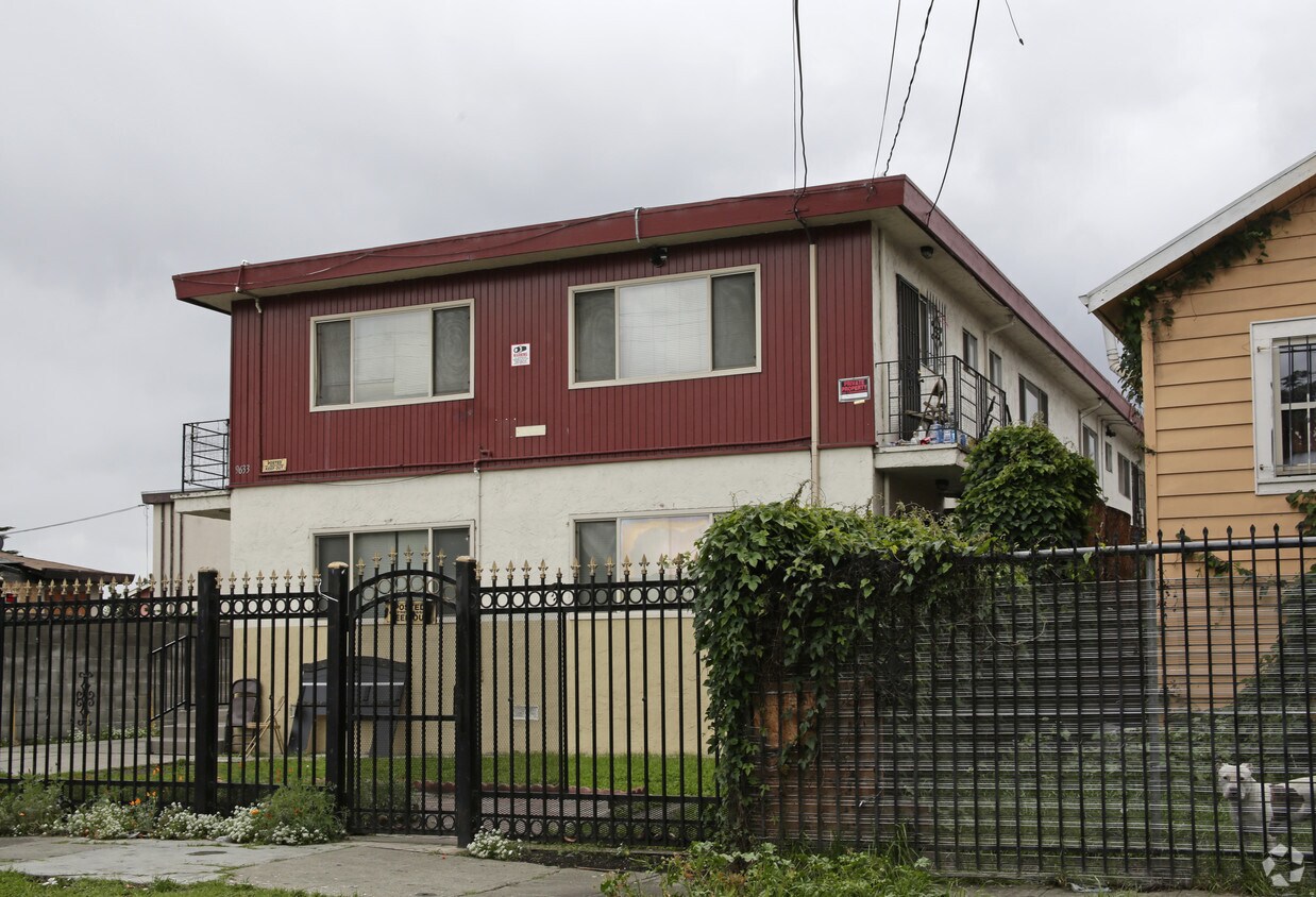 Foto del edificio - 9633 Birch St