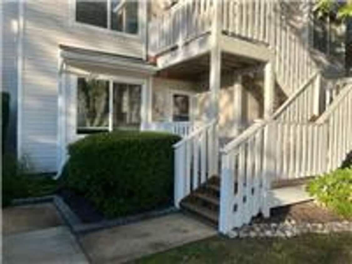 Primary Photo - Captains Watch - first floor unit in Virgi...