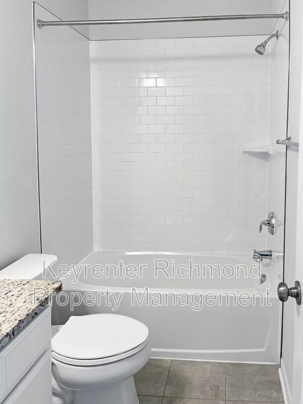 Foto del edificio - 719 McCormick Farm Dr