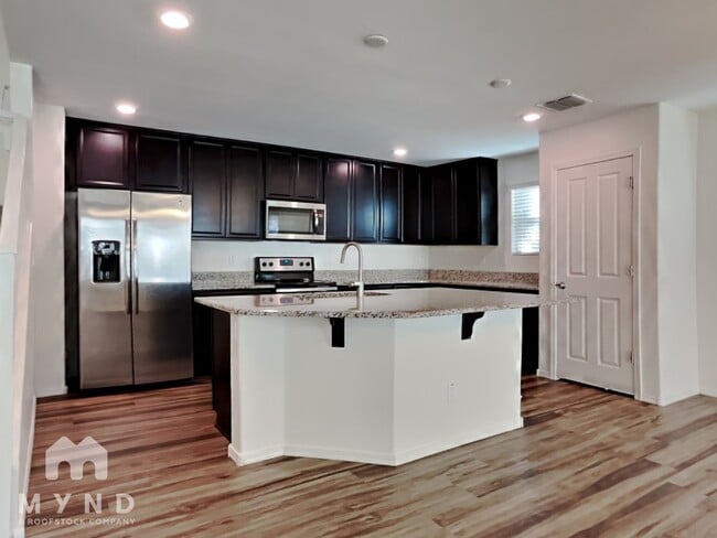 Building Photo - 11678 N 166th Dr