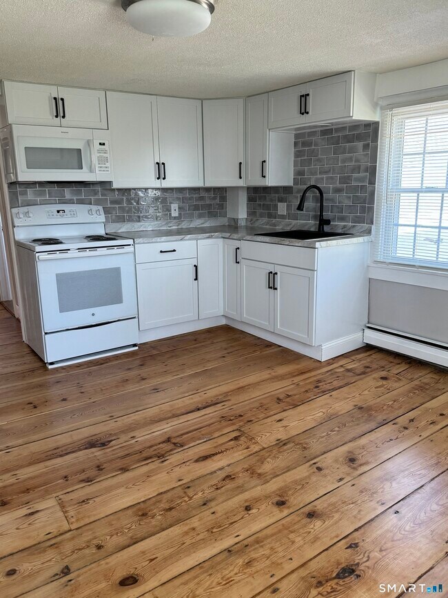 Foto del edificio - 8 Alto Rd