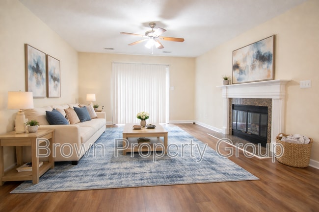 Foto del edificio - 7217 Pebblebrook Dr