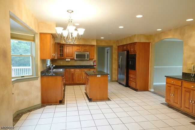 Building Photo - 21 Millstone River Rd