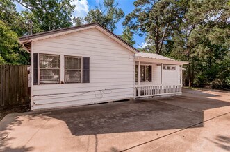 Building Photo - 2538 Sycamore Ave