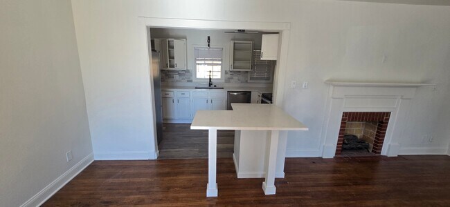 Foto del edificio - 3409 Riverside Dr