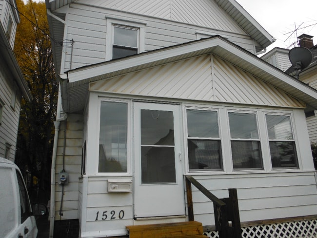 Building Photo - 1520 Frazer Ave NW