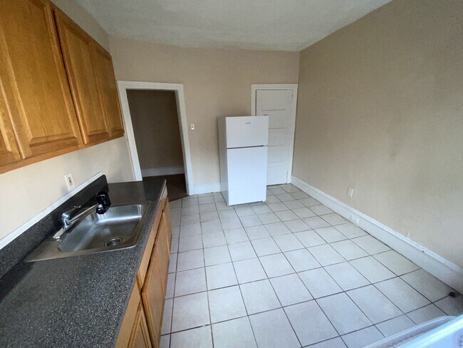 Building Photo - 502 E Brinton st