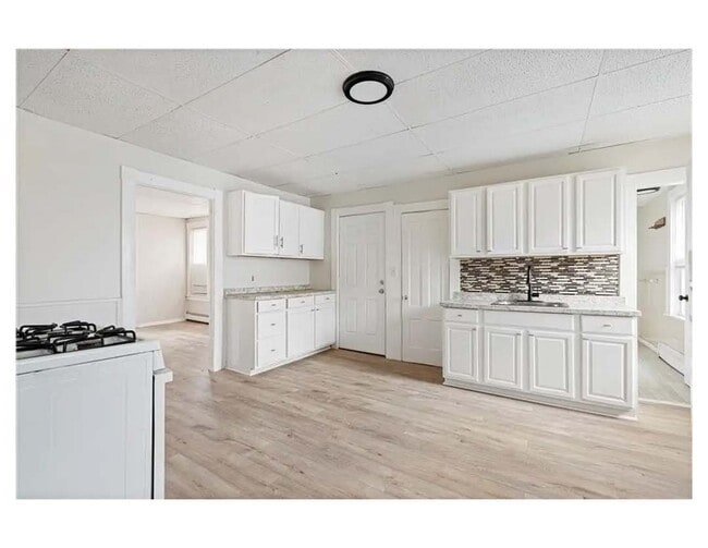 Photo - 411 Rathbun St (Woonsocket, RI) Apartment