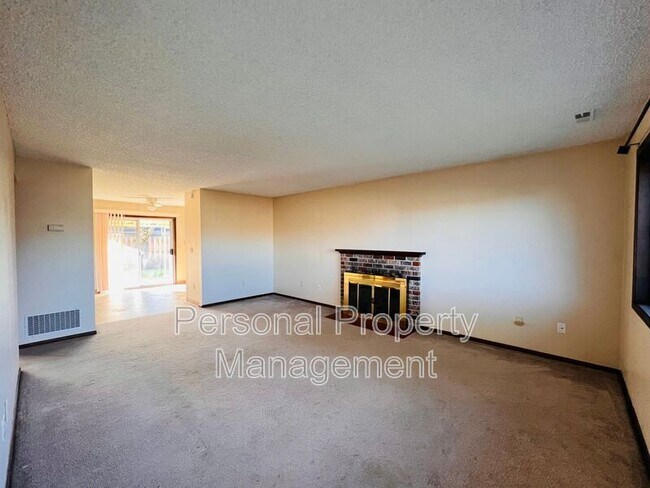 Foto del edificio - 16123 SE 3rd St