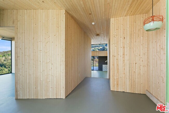 Foto del edificio - 20485 Medley Ln