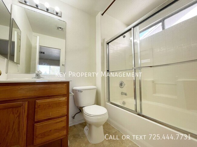 Foto del edificio - ONE STORY 3 BEDROOM NEAR ANN/COMMERCE