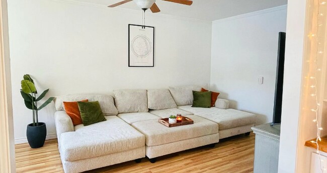 Foto del edificio - 2772 1/2 Lexington Ct