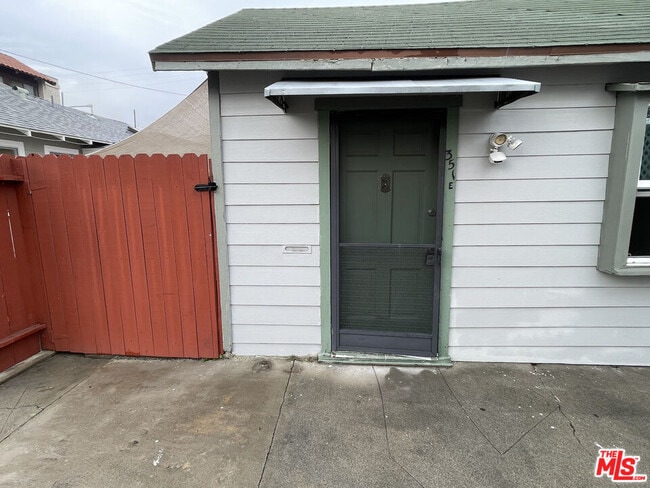 Foto del edificio - 351 Temple Ave