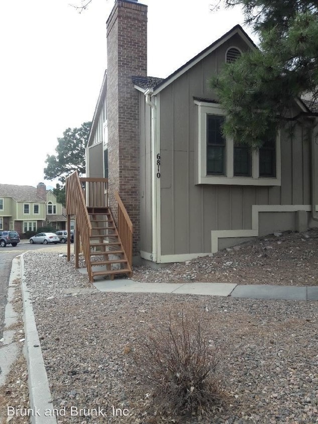Building Photo - 6810 Ravencrest Dr