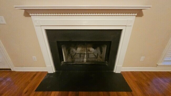 Foto del edificio - 4850 Birdwood Ct