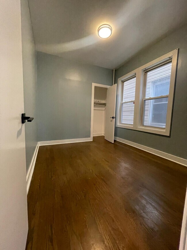 Building Photo - 145 Pearsall Ave