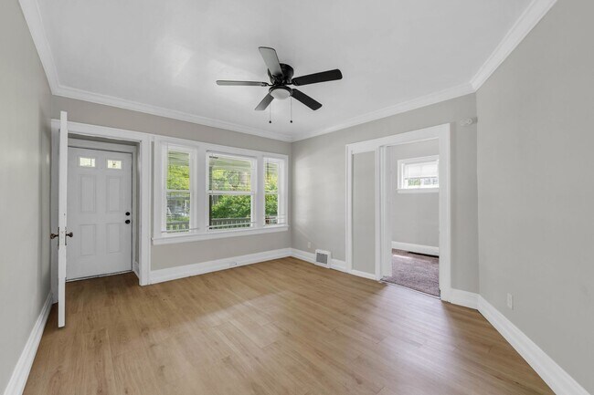 Foto del edificio - 3218 E 117th St