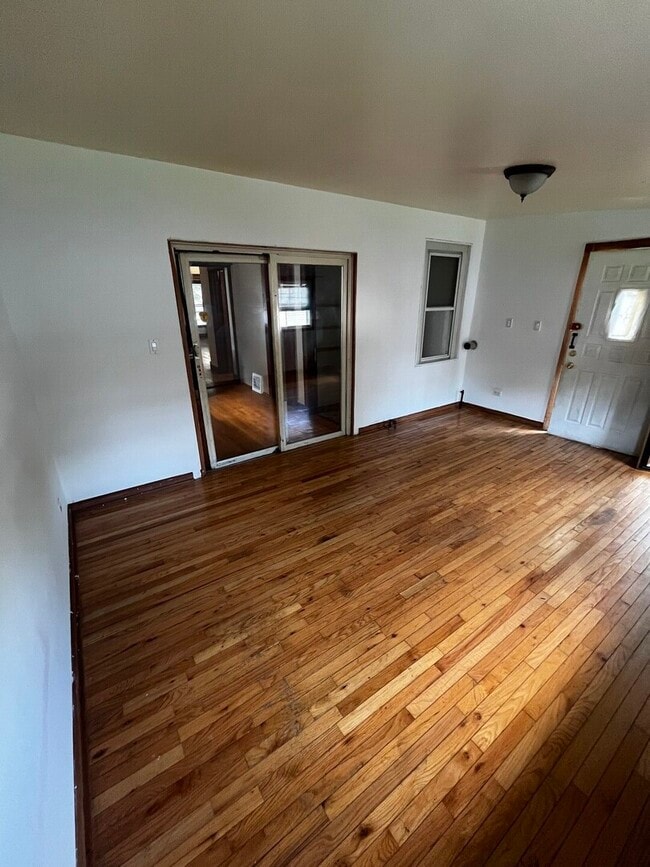 Building Photo - 3345 W 61st Pl