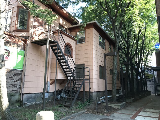 Foto del edificio - 1150 Chapel St