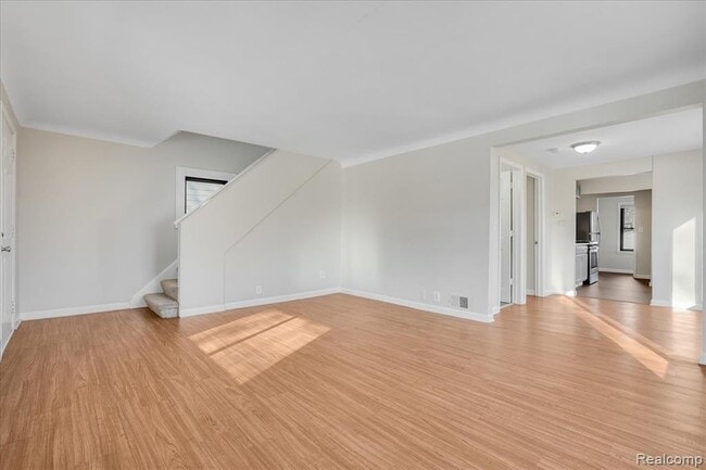 Foto del edificio - 60 W Harry Ave