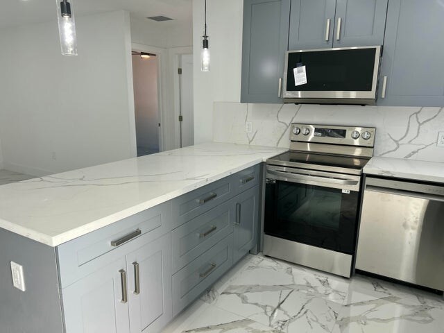 Foto del edificio - 156 NW 15th Ct