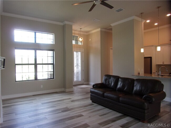 Building Photo - 248 E Cumberland Ct