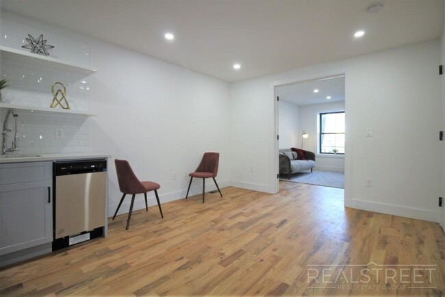 Floorplan - 1236 Halsey St