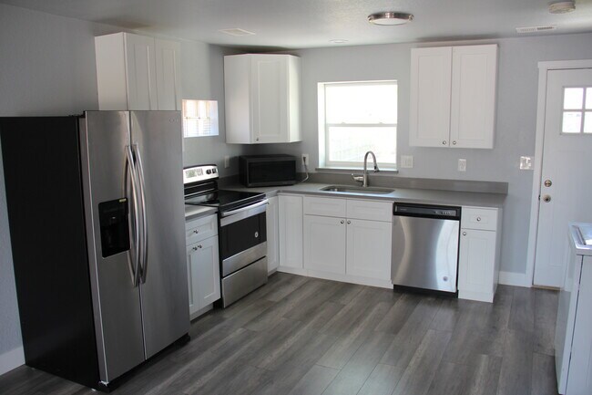 Building Photo - 815 S Patton Ct