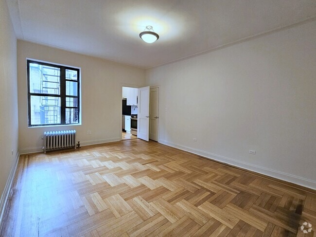 Building Photo - 652 W 163rd St