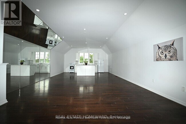 Photo du bâtiment - 1226 Leslie Dr