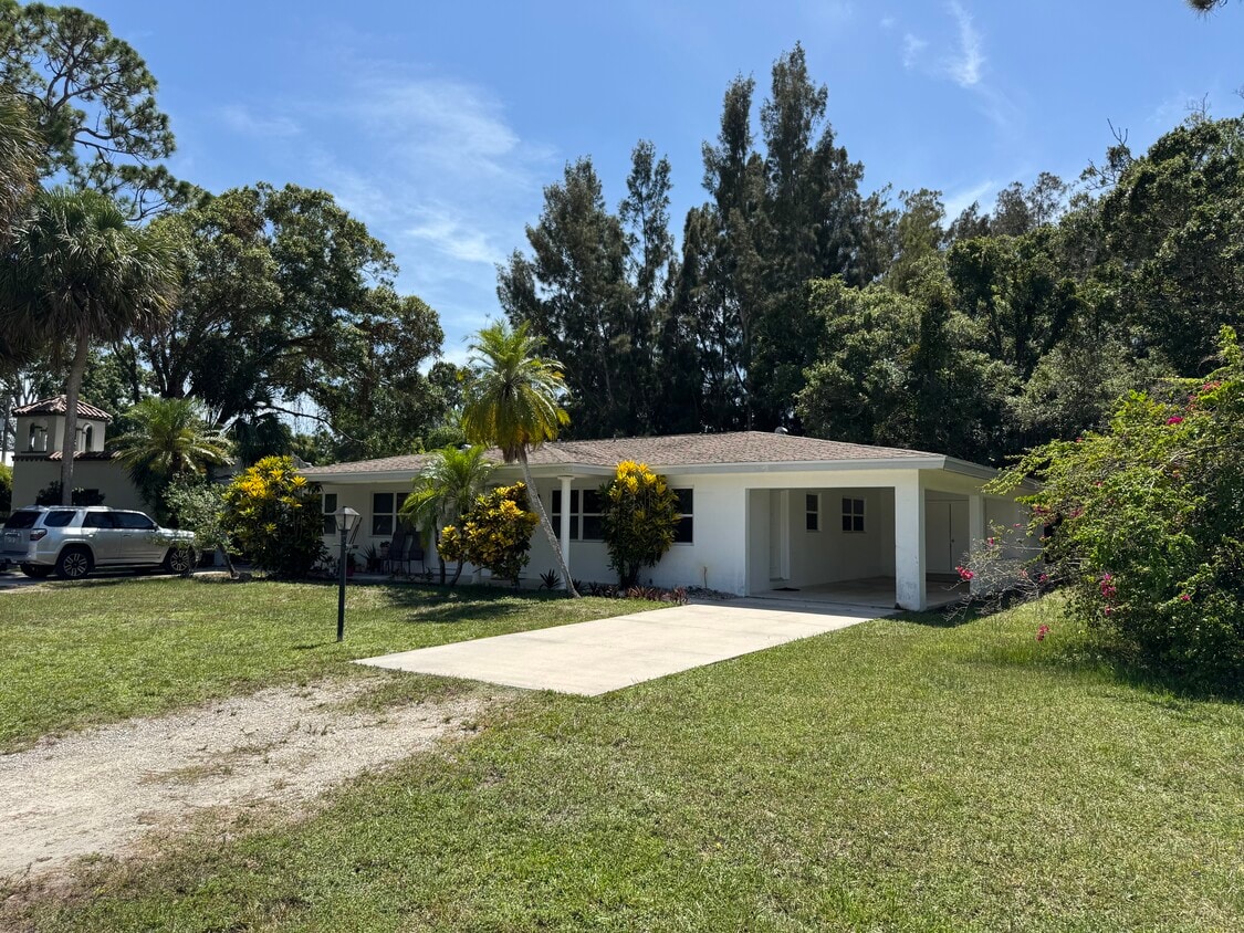 Primary Photo - 2555 Granada Ave