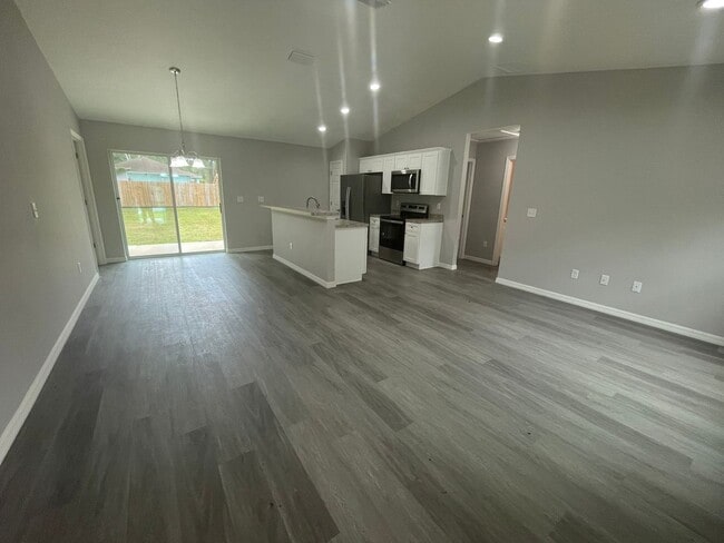 Building Photo - Brand-New 3BR/2BA Home in Ocala – Modern L...