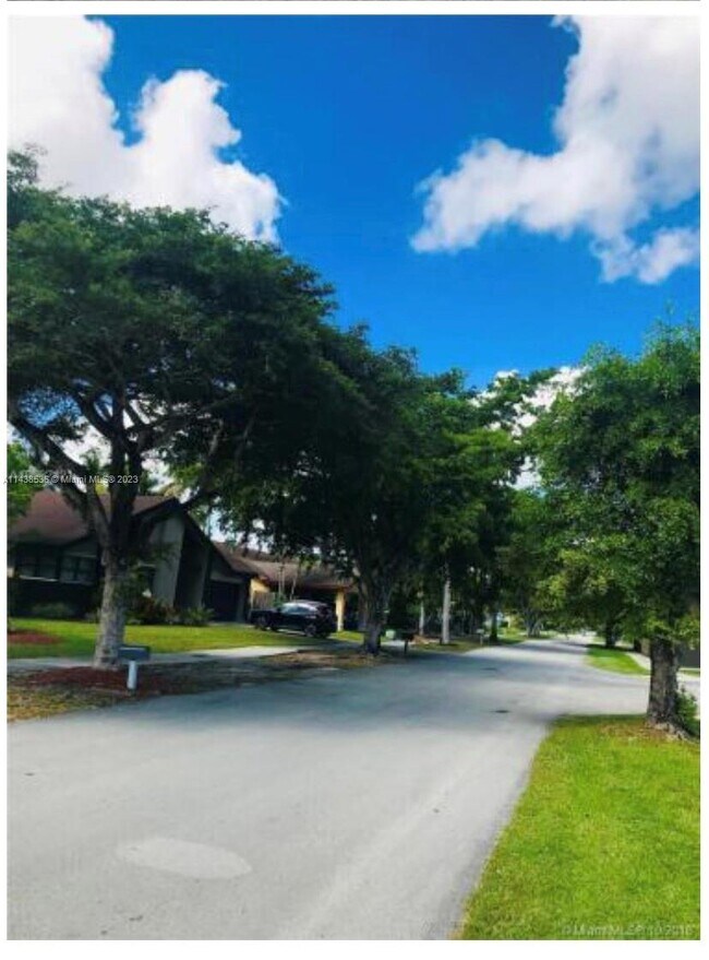 Foto del edificio - 9400 SW 103rd Ave