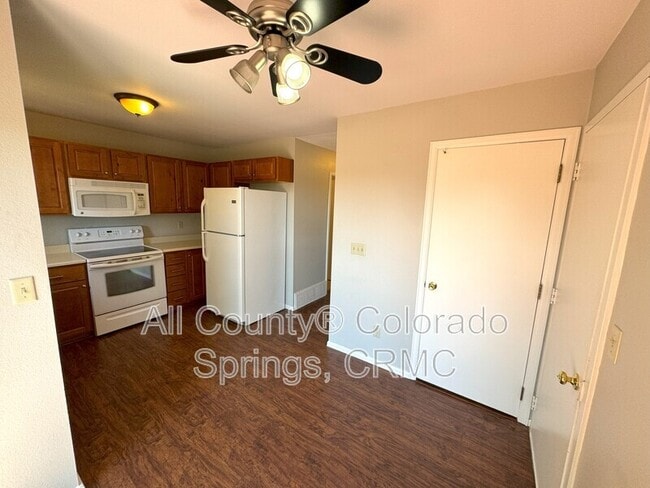 Foto del edificio - 2027 Bristlecone Dr