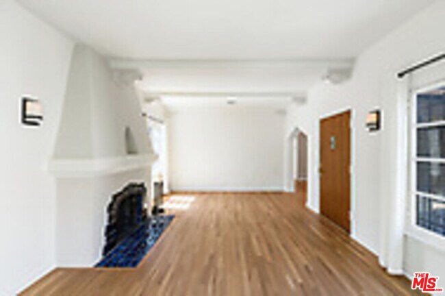 Foto del edificio - 815 N Harper Ave
