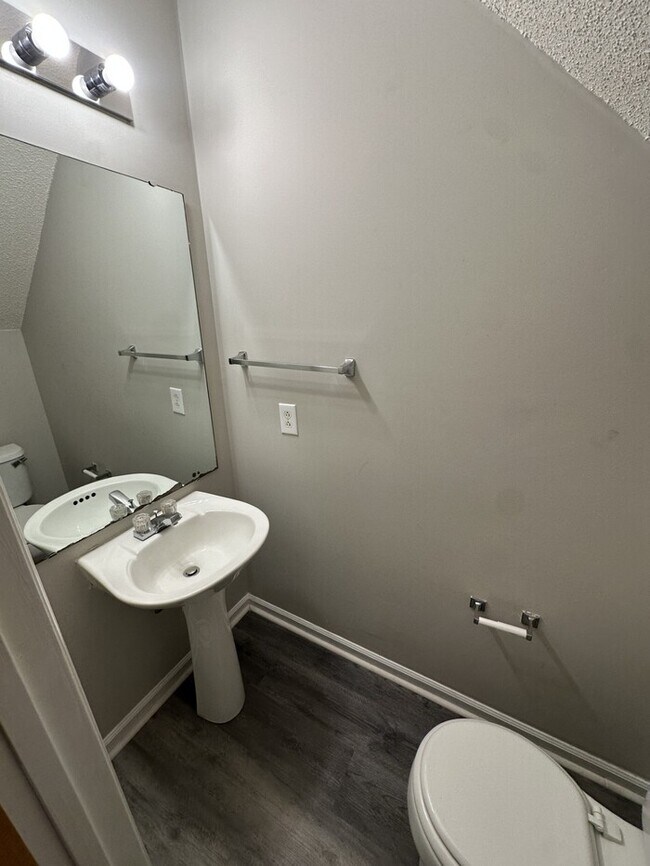 Building Photo - 2915 Faversham Pl