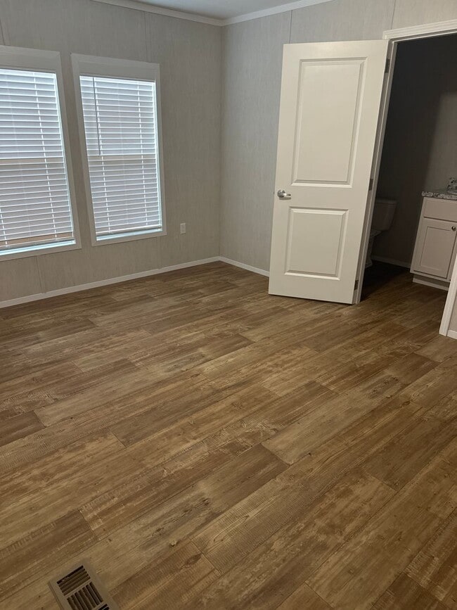 Building Photo - Cute! - 2-Bedroom/ 1-Bath- Mobile Home