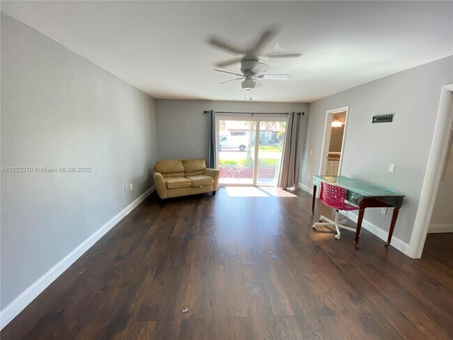 Building Photo - 520 SW 167th Terrace