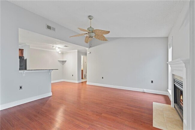 Building Photo - 640 Granville Ct