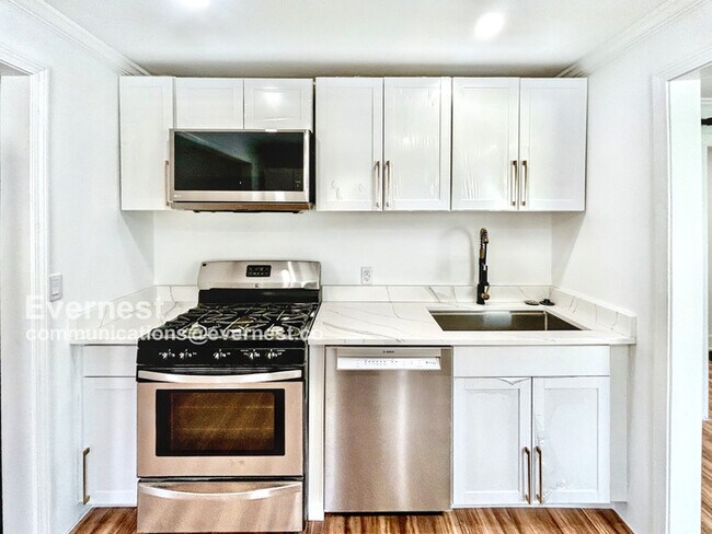 Foto del edificio - 1391 N Druid Hills Rd