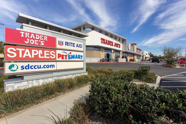 Foto del edificio - 2BR with Assigned Parking in Pacific Beach