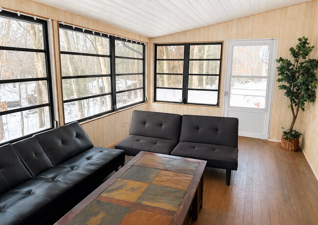 Foto del edificio - 149 Hillyndale Rd