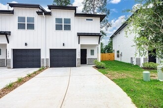 Building Photo - 1964 Longmire Villas Ct