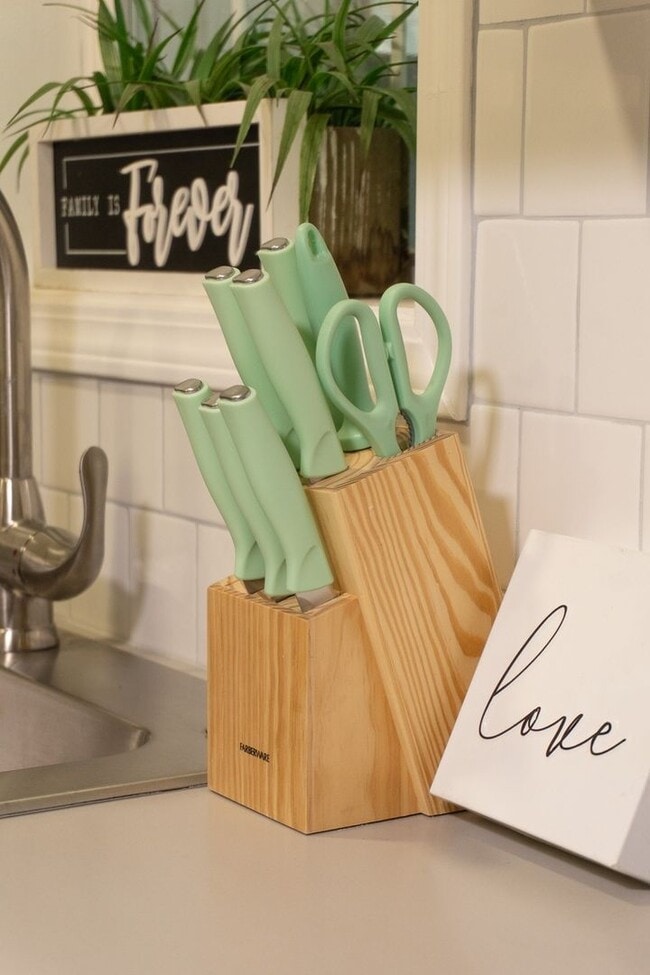 Building Photo - 3537 Fairburn Pl NW